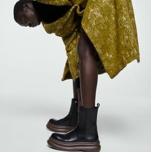 ZARA THICK SOLED LEATHER ANKLE BOOTS 39(8)